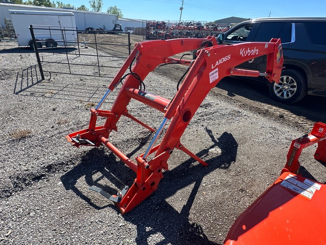 Kubota LA1065A Front Loader Attachment