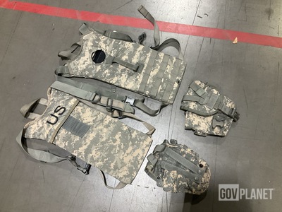 (200) Canteen Pouches & (76) Hydration Carriers