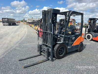 2023 Doosan G25E-7 3850 lb Pneumatic Tire Forklift