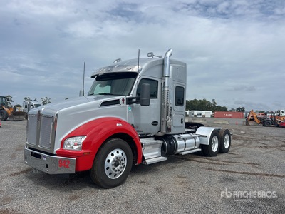 2022 Kenworth T880 6x4 Tracteur routier couchette