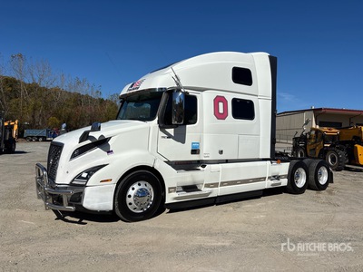 2019 Volvo VNL860 6x4 T/A Sleeper Truck Tractor