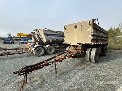 1978 Nahanni NE40 14 ft T/A Turntable Pup مقطورة تفريغ