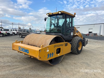 2020 XCMG CV123PDU Compacteur à tambour à pieds dameurs