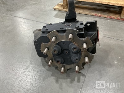 (2) AM General 5598767 Four Wheel Drive Hub Assemblies