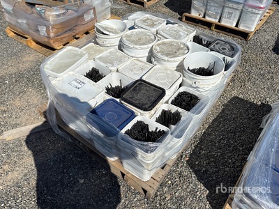 Quantity of Fasteners Divers