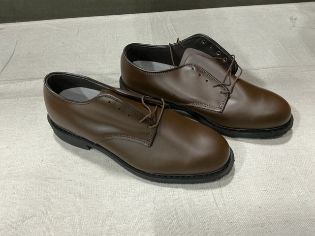 (3,630) Pairs of Men's Shoes