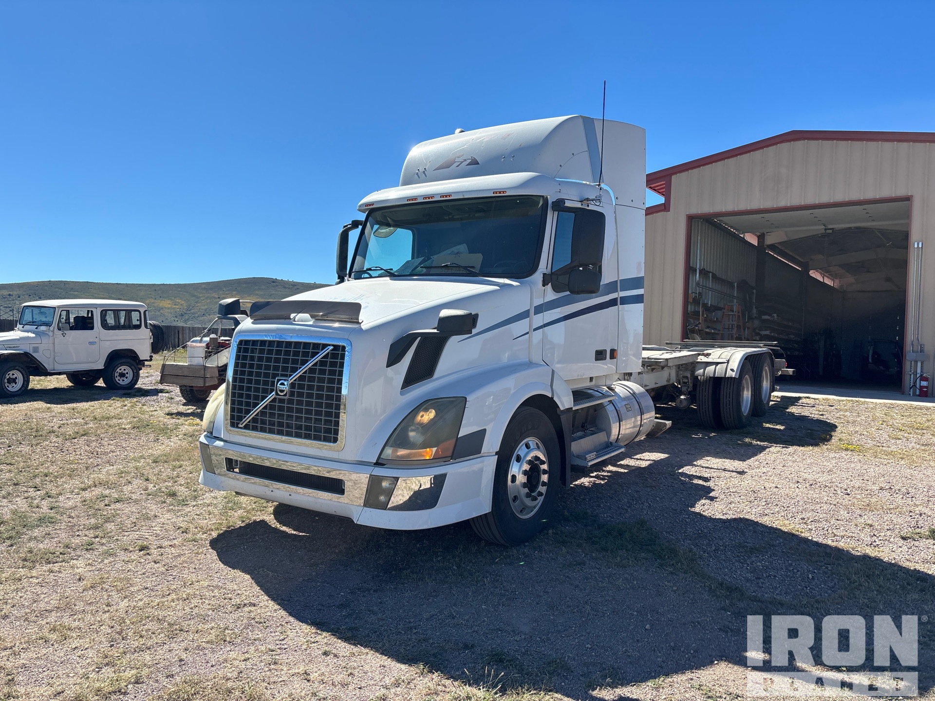 2004 Volvo VNL 6x4 トラックトラクター(T/A)