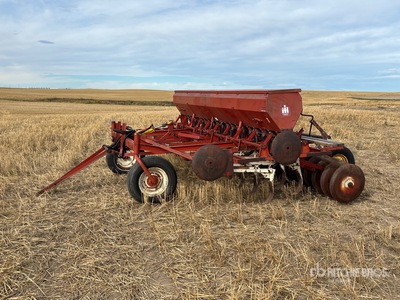 International Harvester 13 ft 6 in Seeder