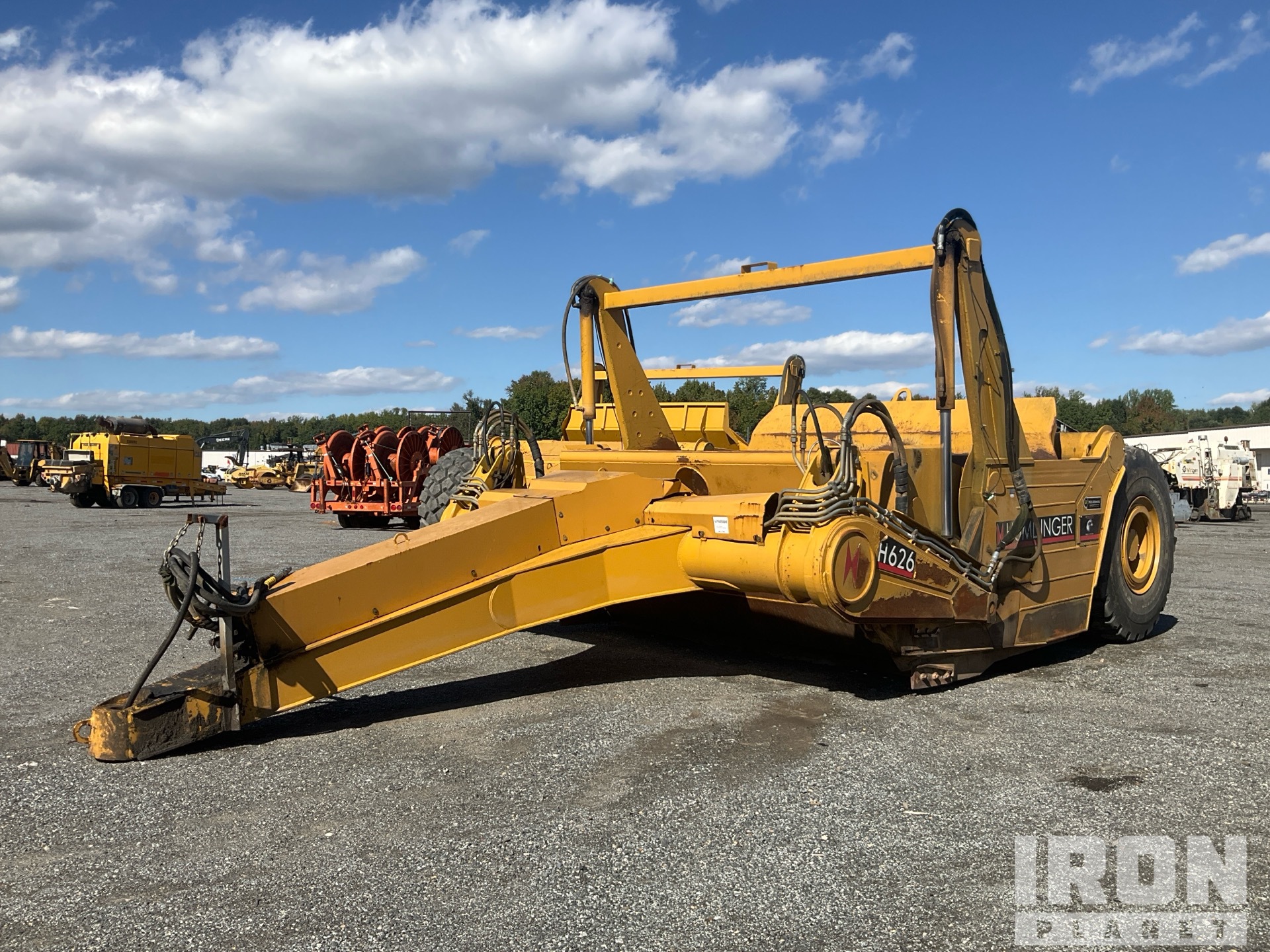 2022 Case H626 2 Tire Ejector Racleuse