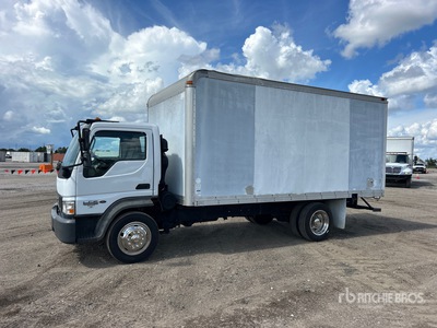 2006 Ford LCF-450 4x2 Van Truck