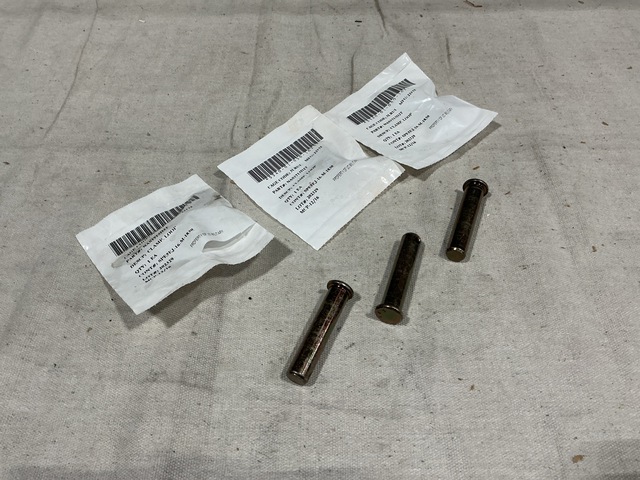 (1,309) Loop Clamps & (410) Headed Straight Pins (1,309) Loop Clamps & (410) Headed Straight Pins