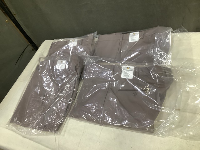 (1,007) Pairs of Men's Trousers (1,007) Pairs of Men's Trousers