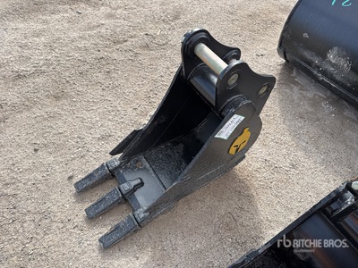 Trojan 12 in Digging دلو حفارة - Fits 40mm Cat 303, 303.5, 304 Case, New Holland, Kobelco SK35 Deere/Hitachi 35D/G (Unused)