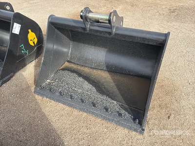 Trojan 42 in Cleanup Łyżka do koparki - Fits 45mm Cat 305, 305.5 Komatsu PC45/50/55 Hyundai R55, Hitachi/Deere 50D/G Case, New Holland, Kobelco SK50 Bobcat E50/341/337 (Unused)