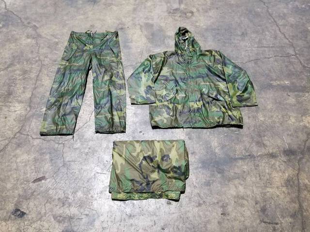 (107) Woodland Wet Weather Ponchos & Assorted Rain Gear