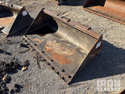 John Deere C66 66 in General Purpose Skid Steer Bucket