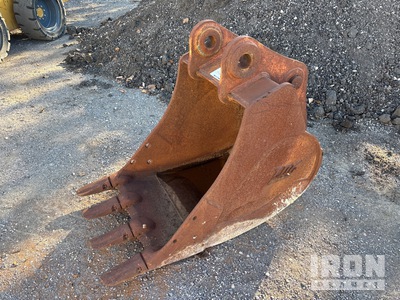 Tag  30 in Digging Excavator Bucket - Fits John Deere 120D