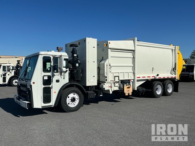 2018 Mack LR633 6x4 Side Loader サニテーショントラック