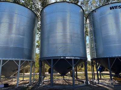 Westeel 1805 +/- 4800 bu 5 Ring Hopper Grain Bin