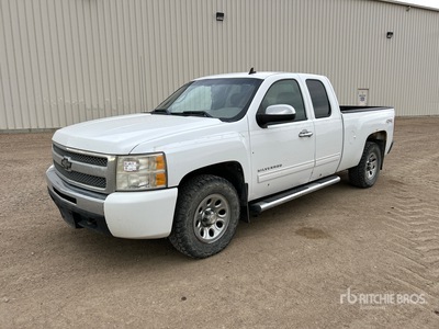 2011 Chevrolet Silverado 1500 LS 4x4 Extended Cab Pickup