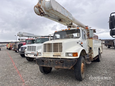 2000 Altec AM855 on 2000 International 4800 4x4 Podnośnik Koszowy