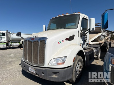 2022 Peterbilt 579 4x2 S/A Day Cab Truck Tractor