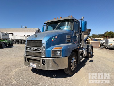 2022 Mack AN42T 4x2 S/A Day Cab Truck Tractor