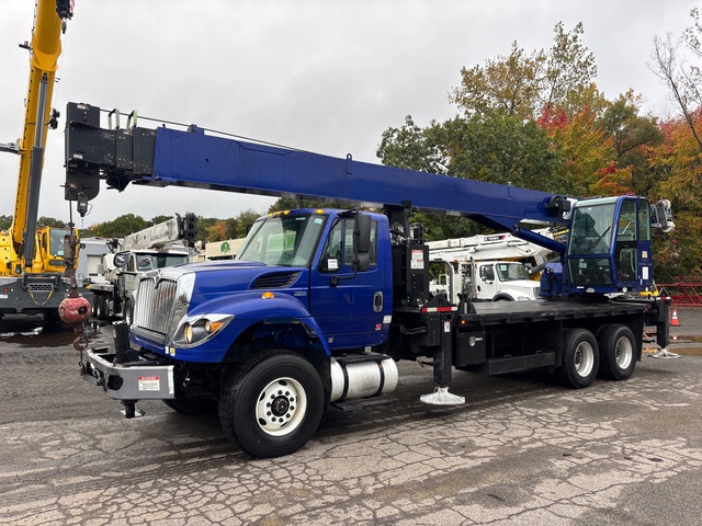 2012 National 1300A 30 ton Straight Boom on 2013 International 7500 SBA 6x4 Boom Truck