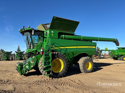 2018 John Deere S780 Combine Harvester