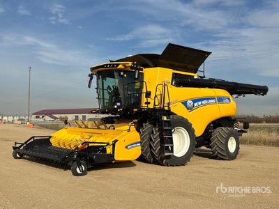2023 New Holland CR 10.90 Combine Harvester