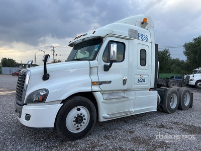 2018 Freightliner Cascadia 125 6x4 Tractocamion con Dormitorio / تراكتور شاحنة كابينة النوم (ثنائية المحور)