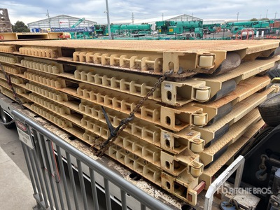 Quantity of 4 Container Mats Attrezzatura per container
