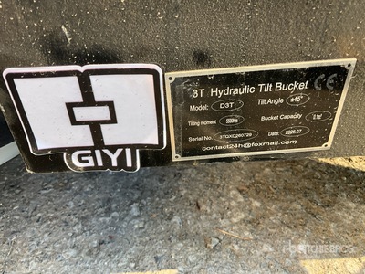 2026 GIYI GY-3TB Tilting Excavator Bucket - Fits Cat 3 - 5 ton (Unused)