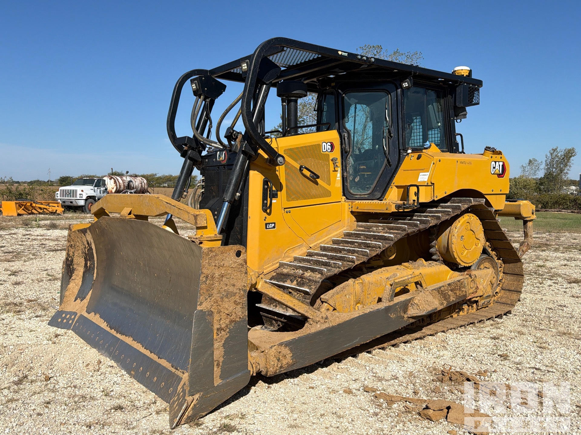 2022 Cat D6B جرافة مجنزرة