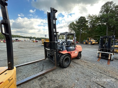 2006 Toyota 7FGAU50 8000 lb Cushion Tire Carretilla Elevadora