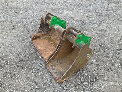 Quantity of (2) Digging 600mm 300mm Excavator Bucket