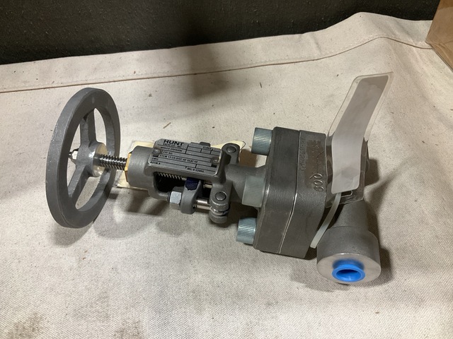 (3) Hunt Valve C212-0-B12 MOD Globe Stop Valves (3) Hunt Valve C212-0-B12 MOD Globe Stop Valves