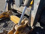 Hydraulics with Bucket Tilt Cylinders