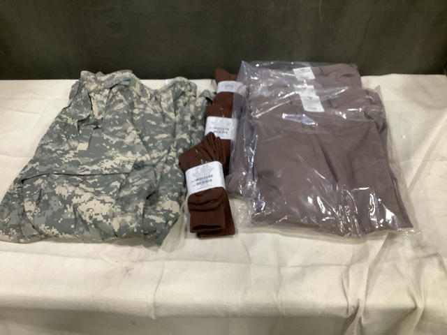(500) Pairs of Men's Trousers, (11) Pairs of CW Trousers & (352) Pairs of Socks (500) Pairs of Men's Trousers, (11) Pairs of CW Trousers & (352) Pairs of Socks