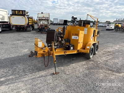 Crafco E-Z Pour 200 gal on Crafco Parchador de baches