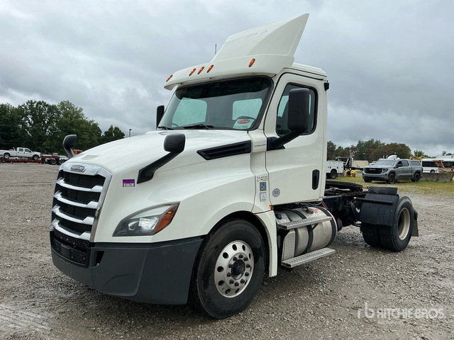 2019 Freightliner Cascadia 126