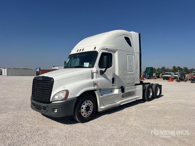 2015 Freightliner Cascadia 125 6x4 3- Achs Sattelzugmaschine mit Schlafkabine