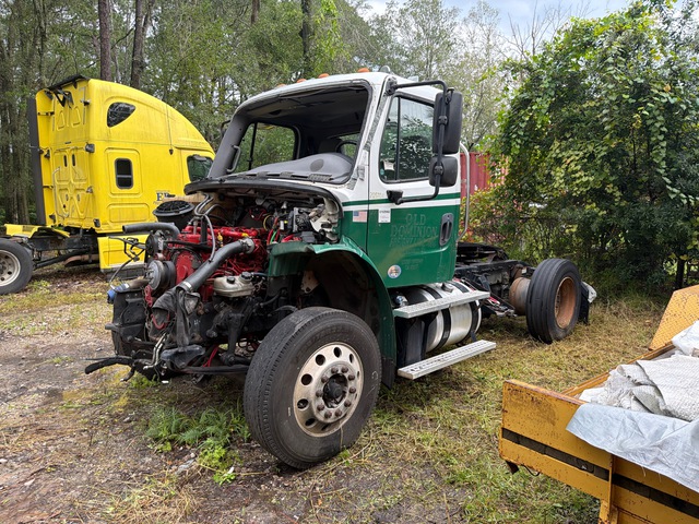 2017 Freightliner M2 106 4x2 S/A Day Cab Truck Tractor