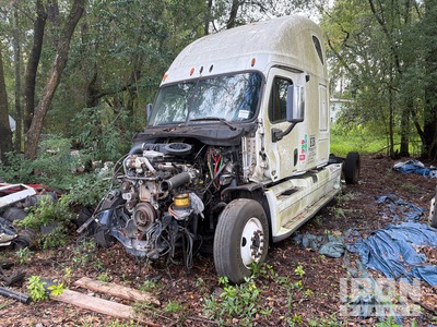 2011 Freightliner 6x4 T/A Sleeper Truck Tractor