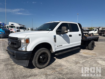 2022 Ford F-350 XL 4x4 Crew Cab Flatbed Truck