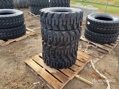 Quantity of (4) Maverick 12-16.5 Skid Steer إطارات المعدات (Unused)