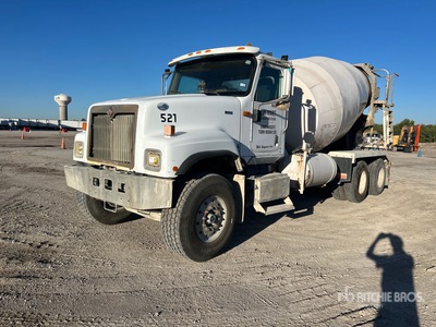 2014 International Paystar 5500i 6x4 Mixer Truck