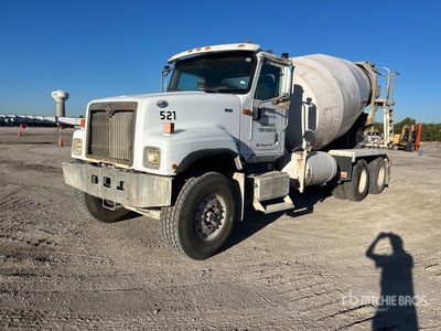 2014 International Paystar 5500i 6x4 Mixer Truck