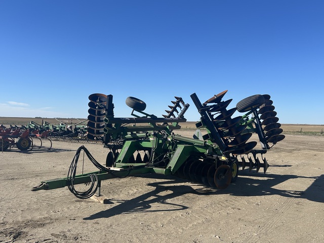 John Deere 650 25 ft Tandem Disc