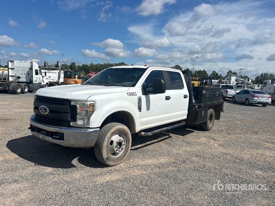2019 Ford F-350 XL 4x4 Crew Cab شاحنة مسطحة